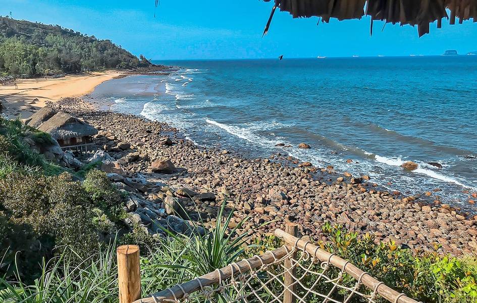 Khám phá Bãi Đông Thanh Hóa – Thiên đường biển hoang sơ đẹp mê lòng người