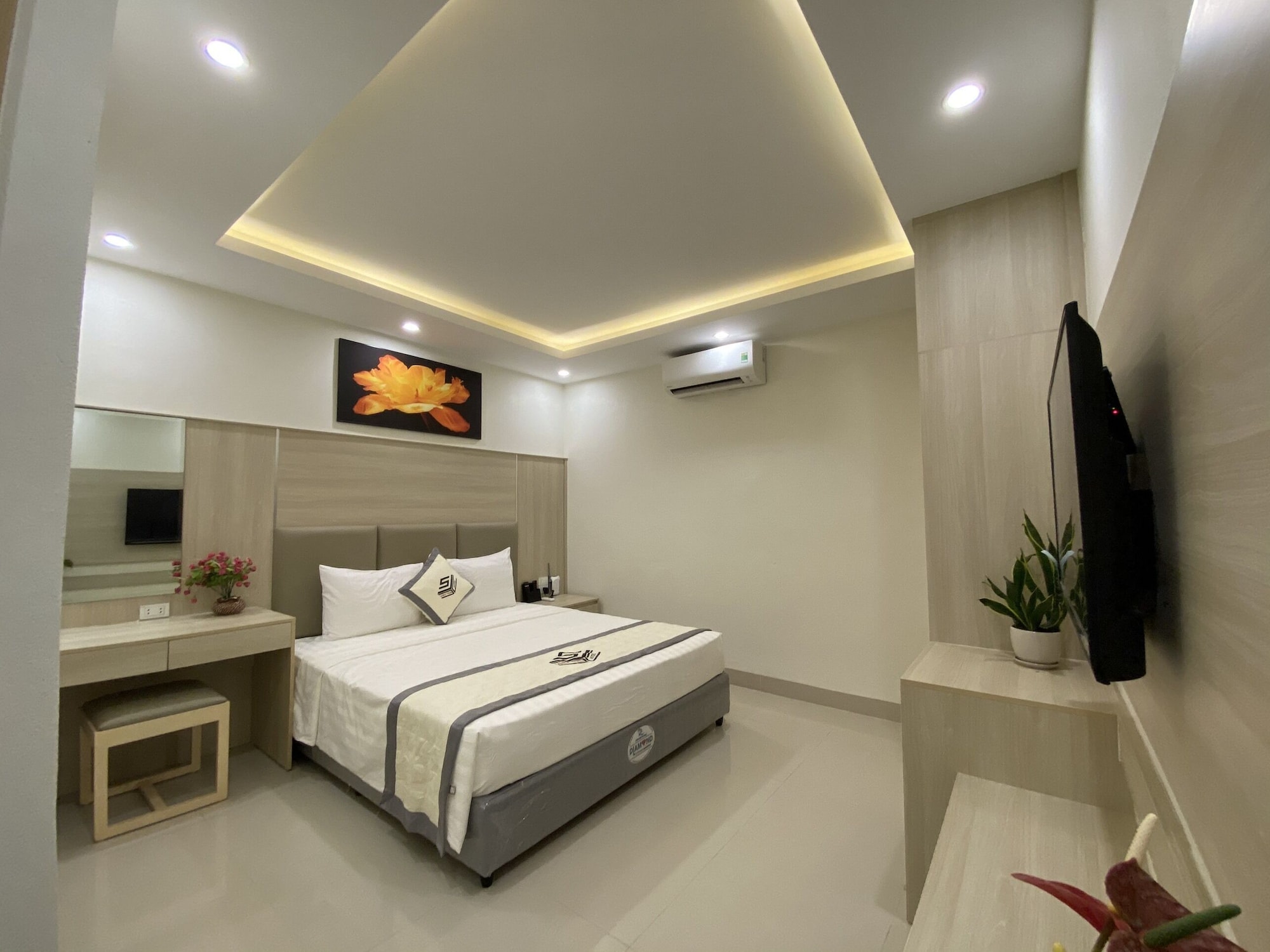 Đánh giá Khách sạn NB Hoàng Gia 1-Lô 22, 23 LK 09, FLC